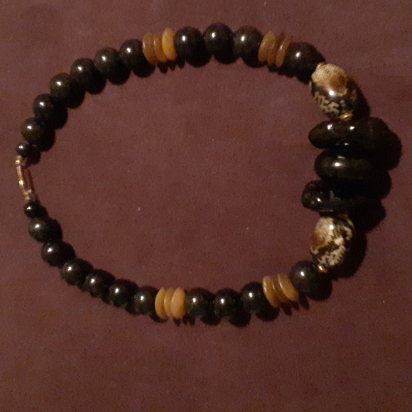 Black & 2 Snakeskin beads with multiple shapes & sizes beads necklace. 21" L1B4 - Picture 1 of 3